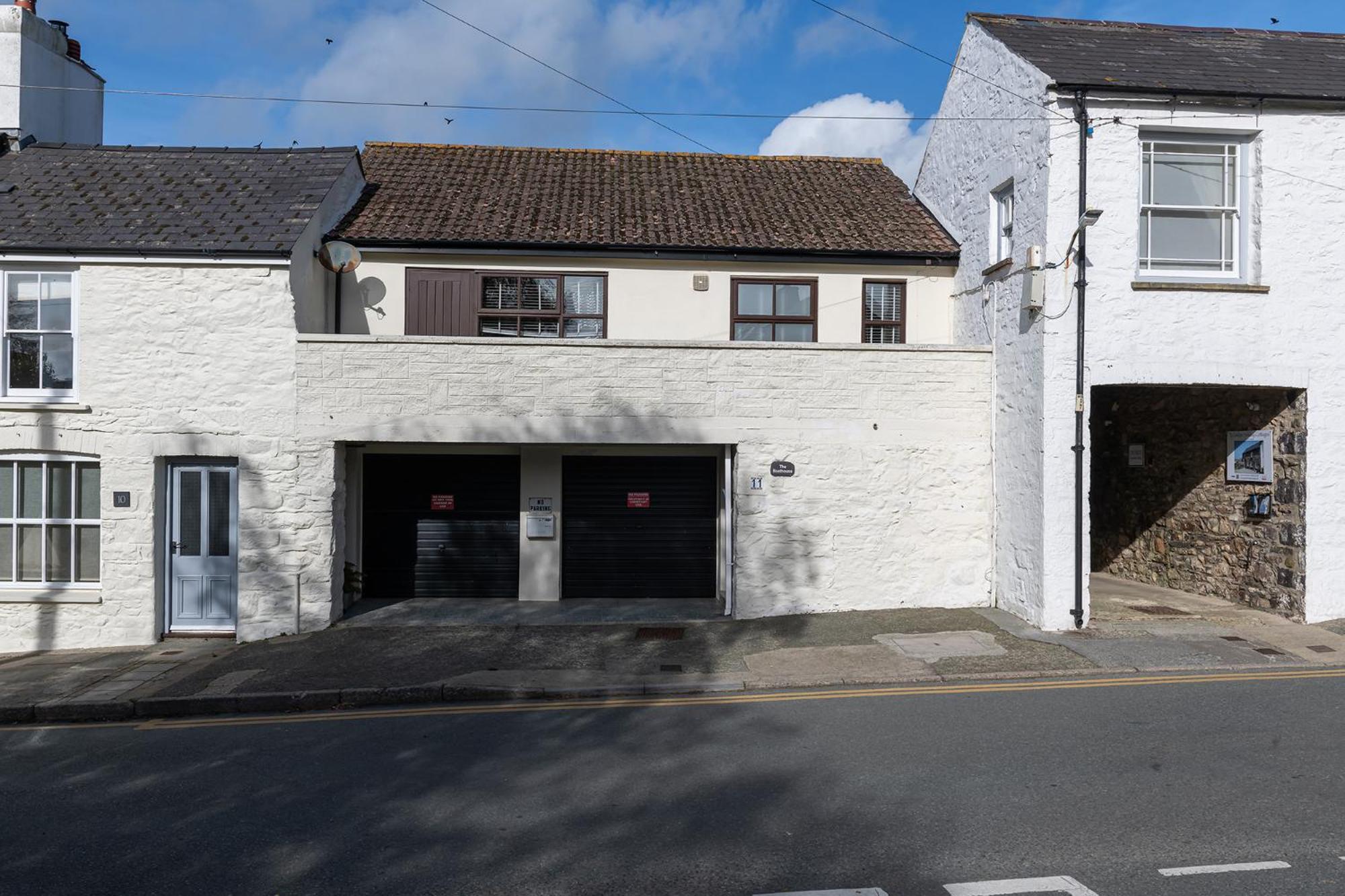 The Boathouse For Two, St Davids, Garage Parking Villa Exterior photo
